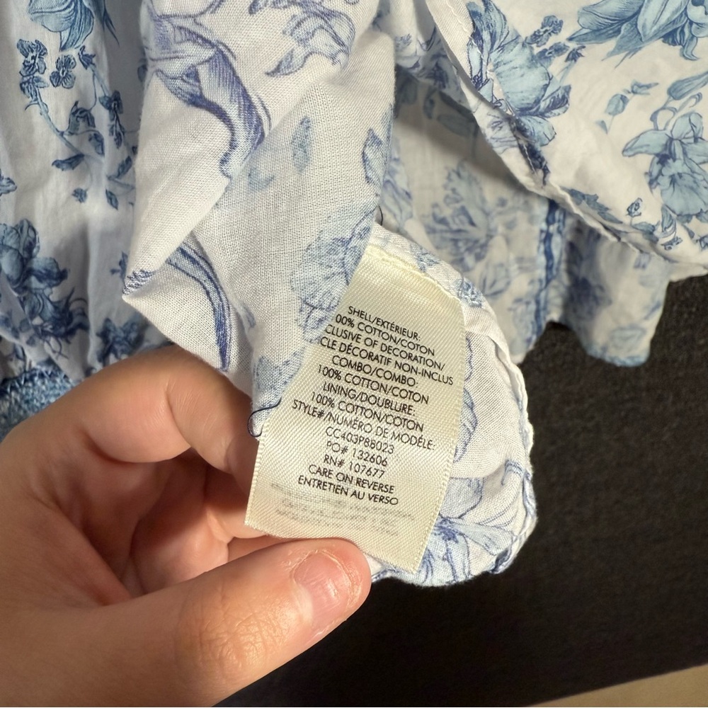 Alice + Olivia Blue and White Patterned Crop Floral Cotton Top, Large - Picture 8 of 8